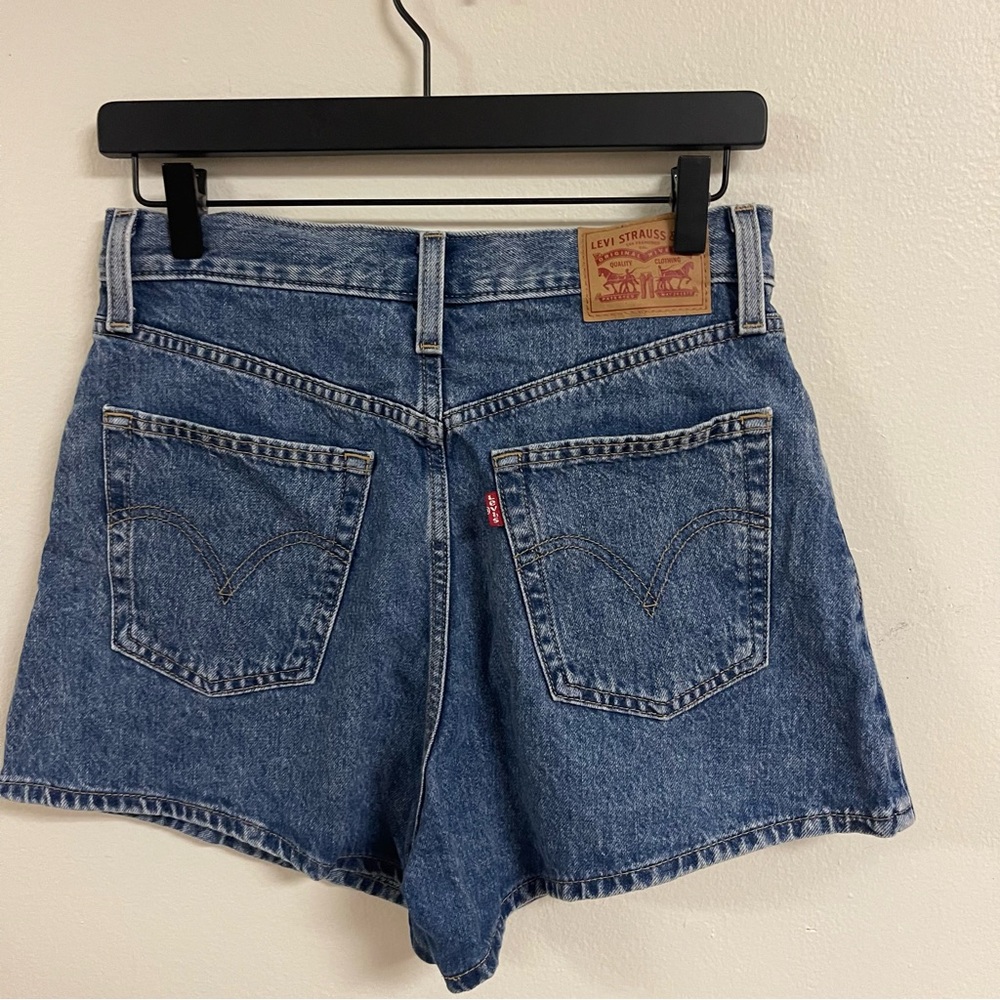 Levi’s shorts - Picture 3 of 3